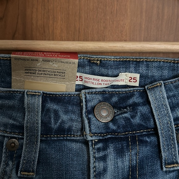 Levi’s Higj Rise Bootcut Jeans - Picture 3 of 6